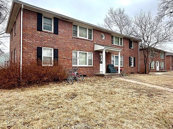 2nd image of 850 W 11th St
