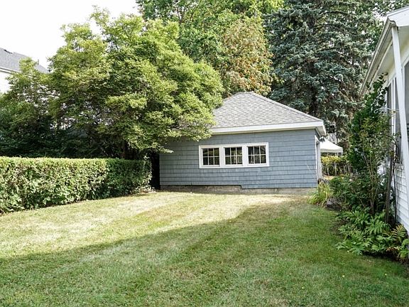 5th image of 11 Washburn Ave