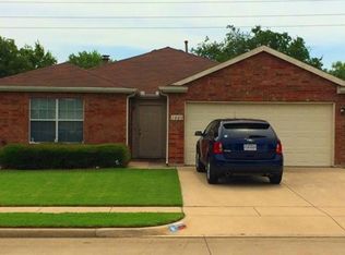 1005 Mockingbird Dr, Saginaw, TX 76131