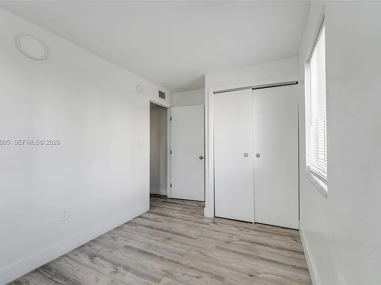 1630 NW 18th St #3 — Photo 5