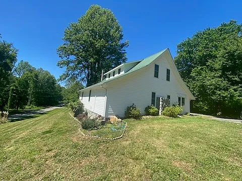 328 Falls Rd — Photo 3