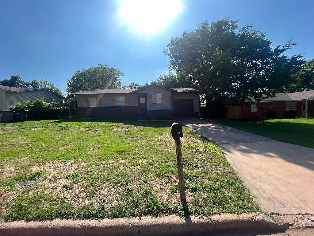 3 bed, 936 sqft, $950 — Photo 4