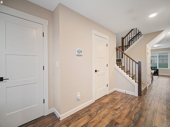 4th image of 2602 NE 51st St