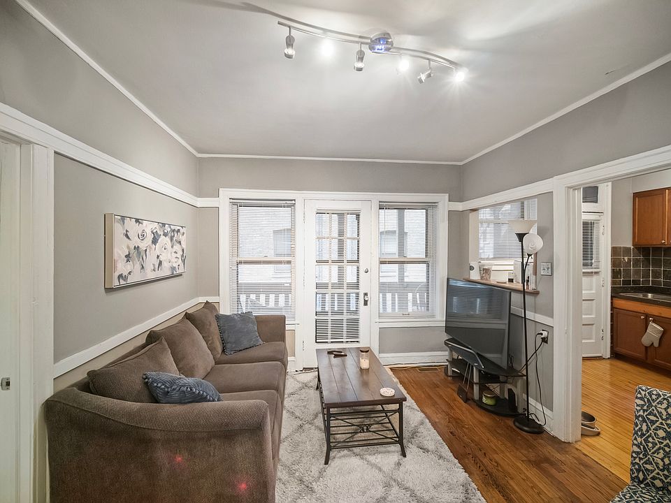 1st image of 3505 N Pine Grove Ave APT 1N
