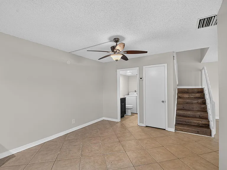 744 Springdale Cir — Photo 11