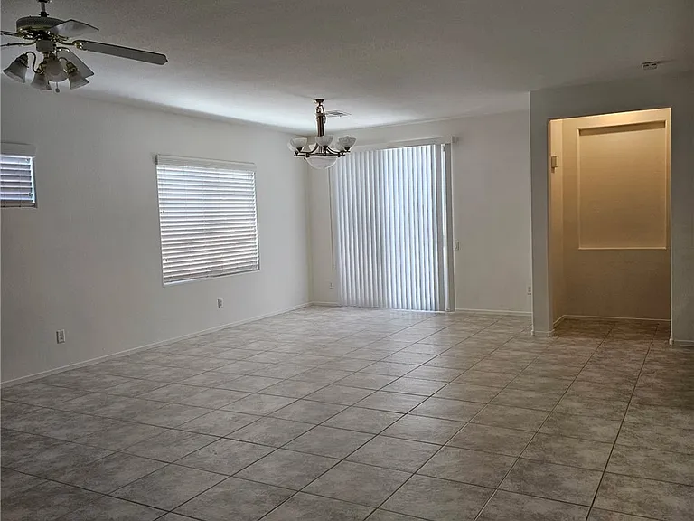 10922 Moonbeam Glow Ln — Photo 2