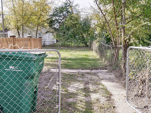 5th image of 810 Eugene St