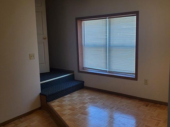 5th image of 1010 26th Ave NE #2