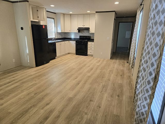 2nd image of 163 Skyline Dr #239