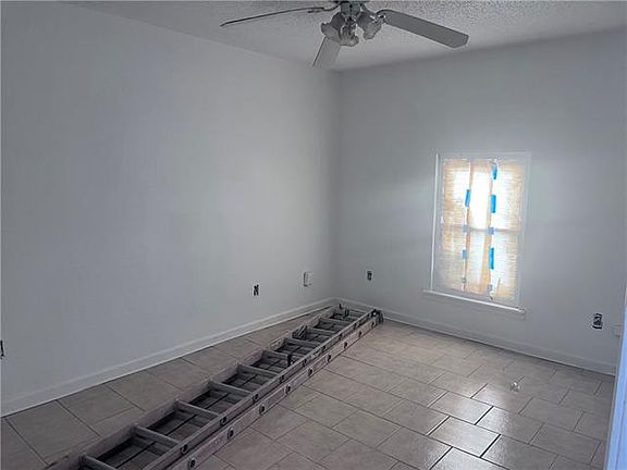 3rd image of 5812 Segnette Dr
