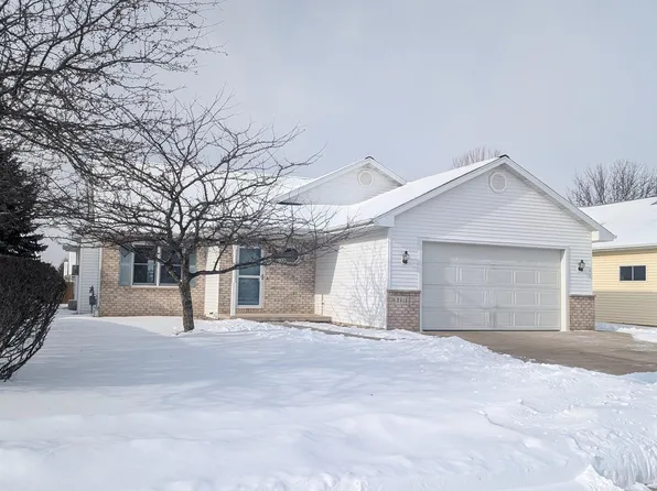 2513 Bishops Ln, Neenah, WI 54956