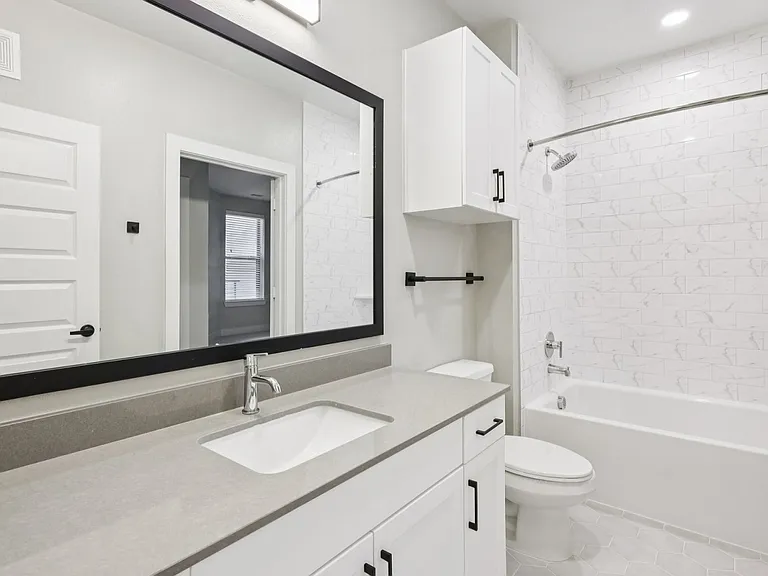 The Huntley — Photo 96