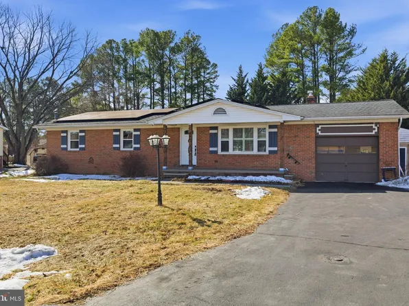 224 Fredericktowne Dr, Stephens City, VA 22655