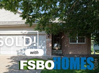 5507 Red Fox Rd, Bettendorf, IA 52722