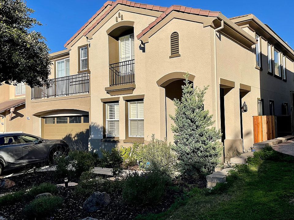 2nd image of 1597 Via Campo Verde