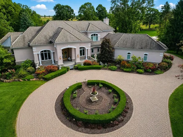 1777 Encore Ln, Ann Arbor, MI 48103