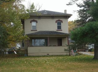 565 W Riverside Dr, Ionia, MI 48846