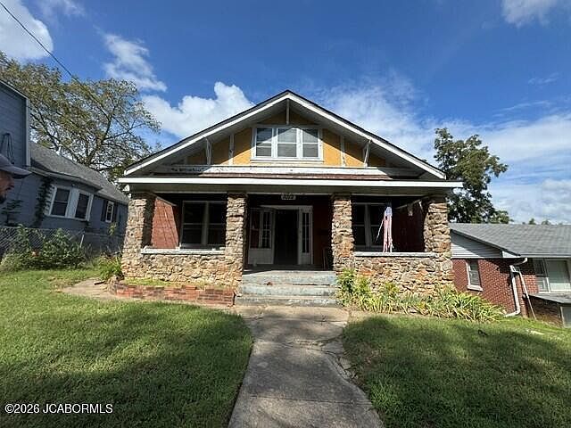 1st image of 1012 Monroe St