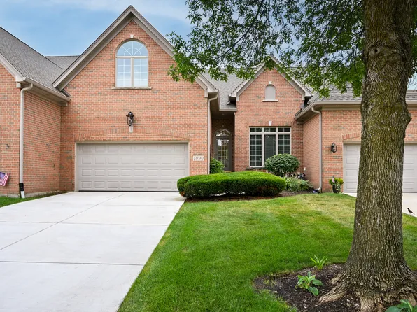 1090 Catherine Ave, Naperville, IL 60540