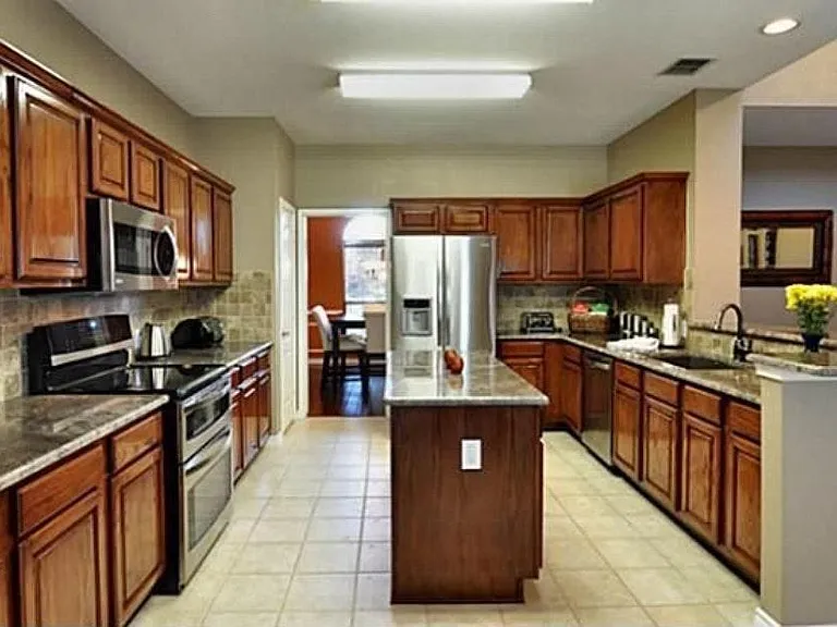 11915 Rocky Point Dr — Photo 15