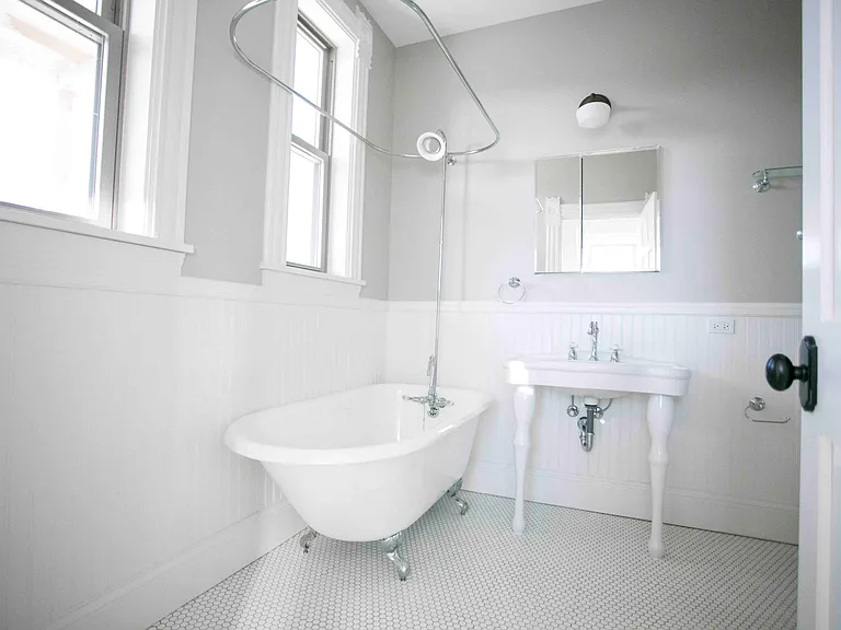 1110 N California Ave #2R — Photo 4