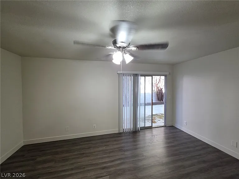 3364 Royce Ct — Photo 30