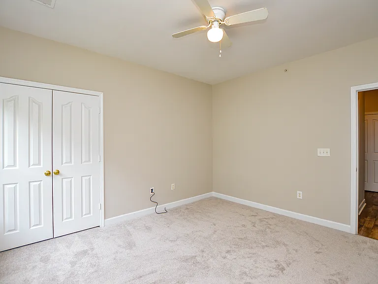 9823 Hyde Glen Ct — Photo 17