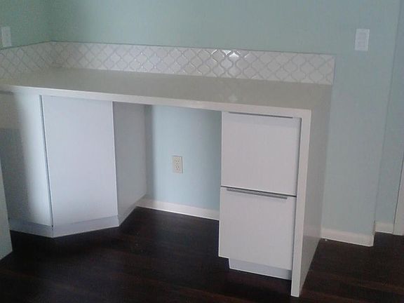 Food prep/computer desk/wide screen TV perch