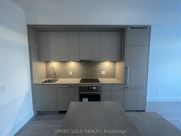 2nd image of 6 Greenbriar Rd #517