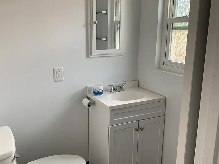 391 Garrett Ave — Photo 9