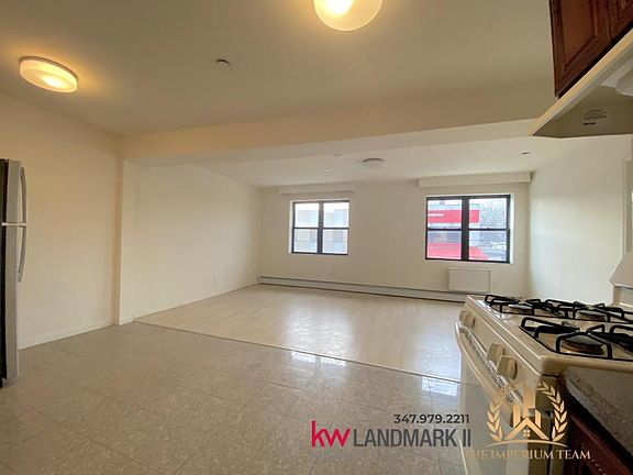 4th image of 5929 174th St #2A