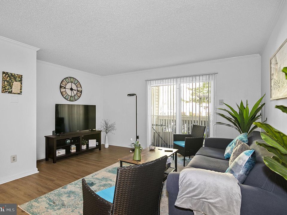 1st image of 1525 Lincoln Way APT 101