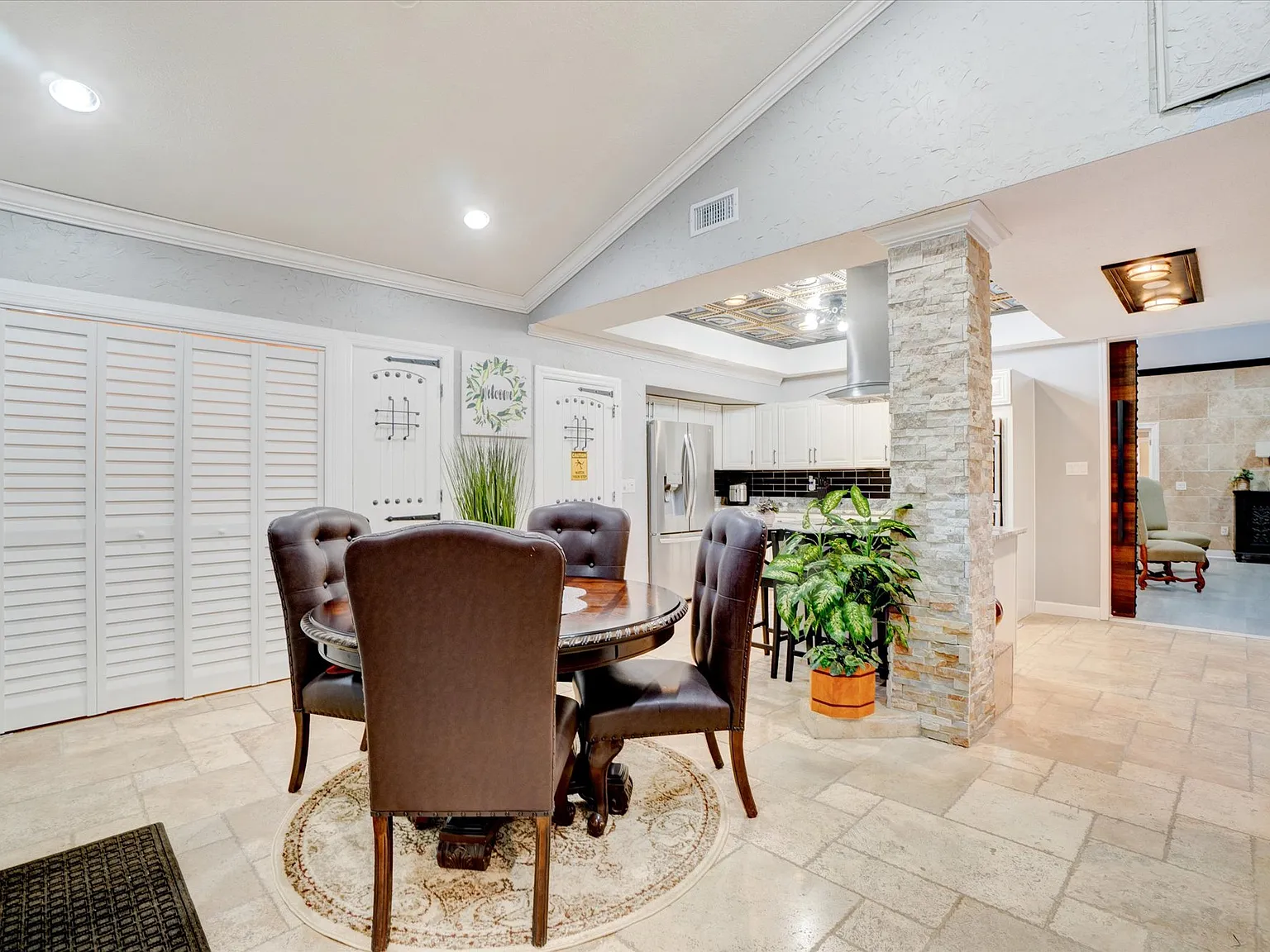 4 bed, 3364 sqft, $3,500 — Photo 3