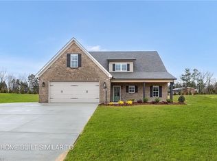 258 Enclave Dr, Clemmons, NC 27012