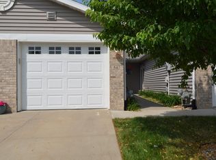 547 Pointe Ct SW, Rochester, MN 55902