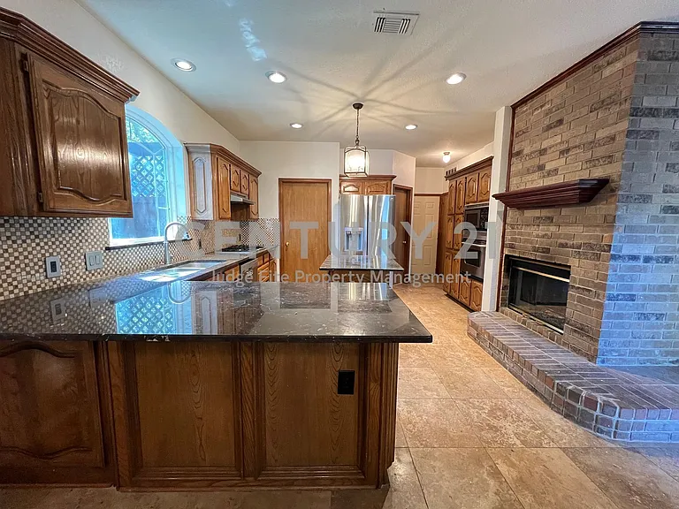 3316 Camden Dr — Photo 6