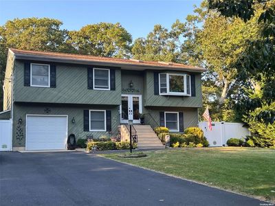 5 Huron Road, Shirley, NY, 11967