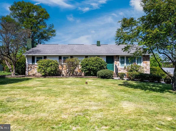 220 Maple Springs Dr, Birdsboro, PA 19508