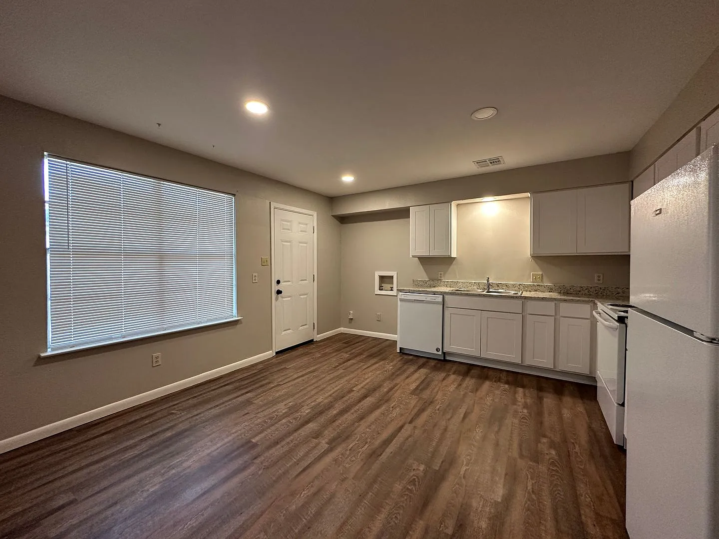 Duplex Leasing Special! — Photo 3