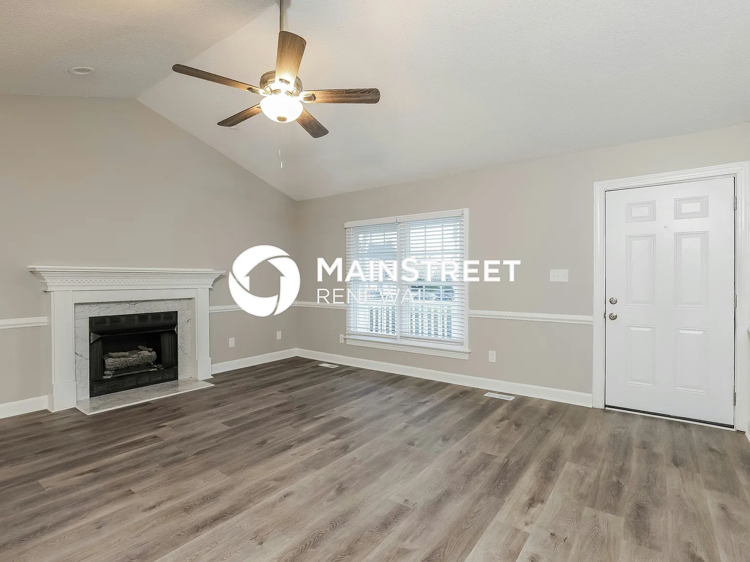 4304 DYER CT — Photo 4