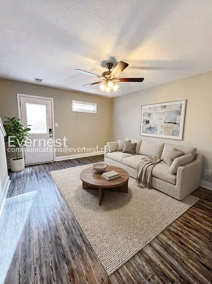 3 bed, 3.0 bath, 1400 sqft, $1,395 — Photo 3