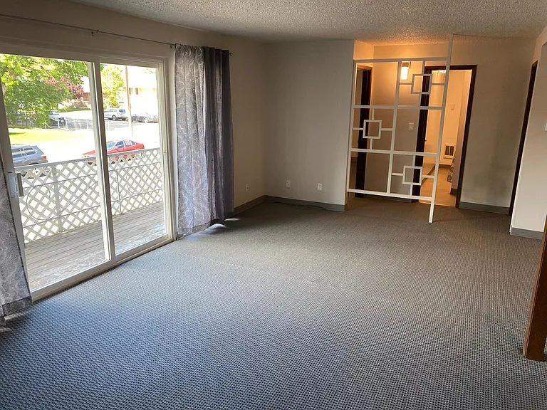 301 S Pine St #202 — Photo 4