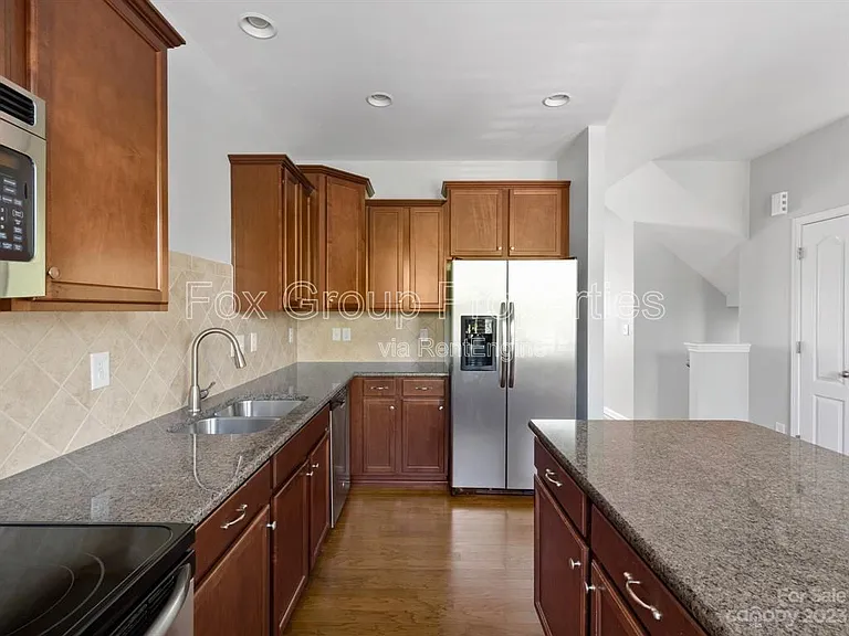19036 Lake Breeze Dr — Photo 18