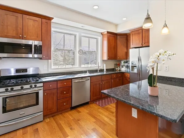 23 Spruce St #B, Acton, MA 01720