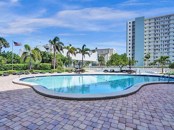 3rd image of 301 N Ocean Boulevard #307