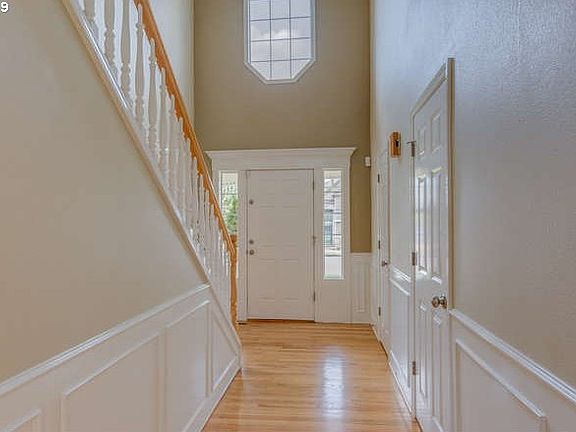 5th image of 3824 NW Dahlia Dr