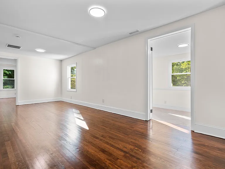 110 Sherman Ave #B — Photo 7