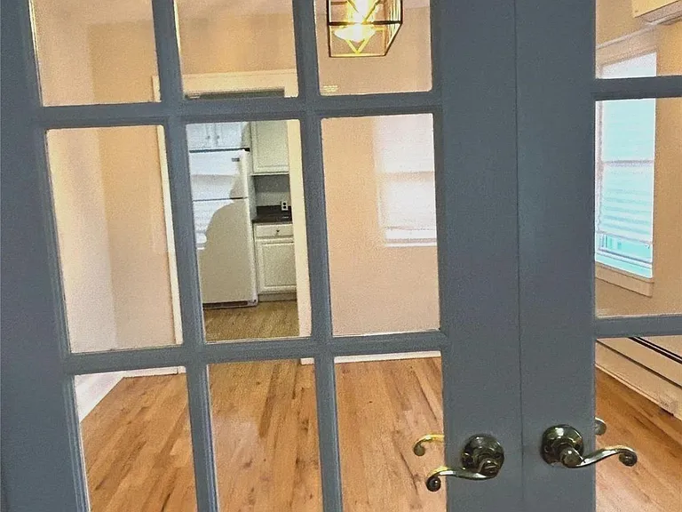 1 E Carver St — Photo 10