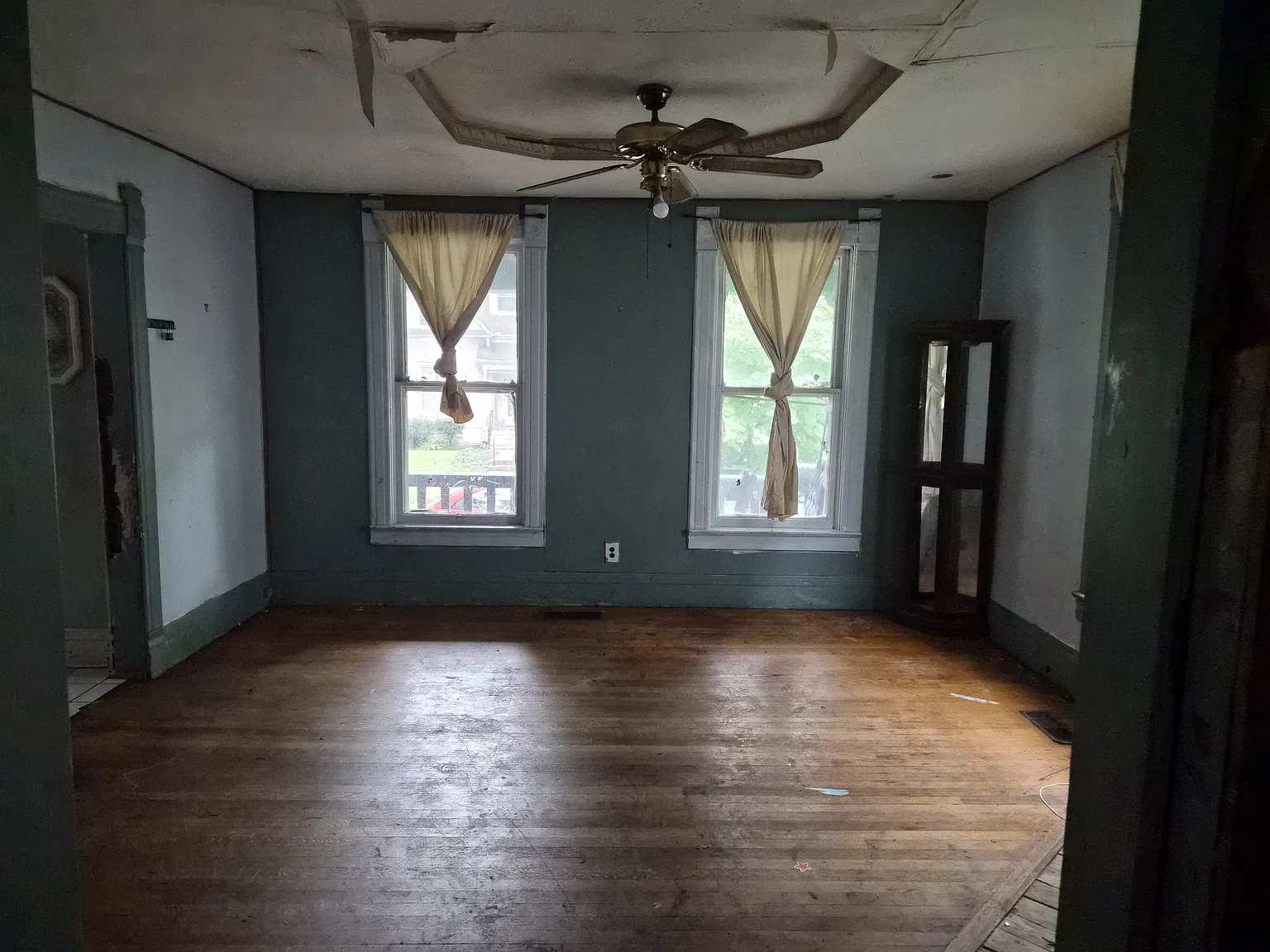 806 W 6th St — Photo 3