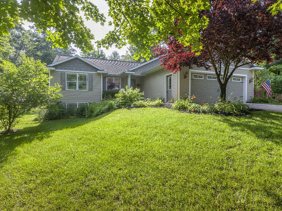 1st image of 951 Tibalew Dr NE
